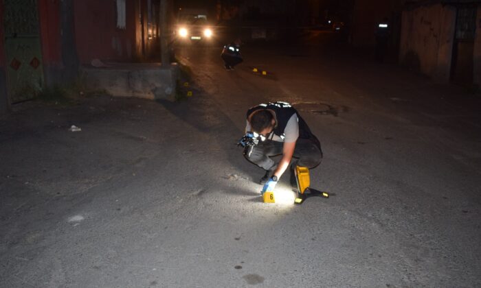 Husumetlisini bacağından vurdu