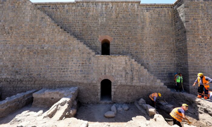 İçkale’deki kazı ve restorasyonlarda 3 burcun kapısı ortaya çıkarıldı