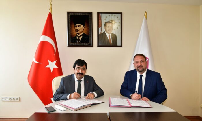 İKÇÜ ile Çiğli Belediyesi arasında işbirliği protokolü