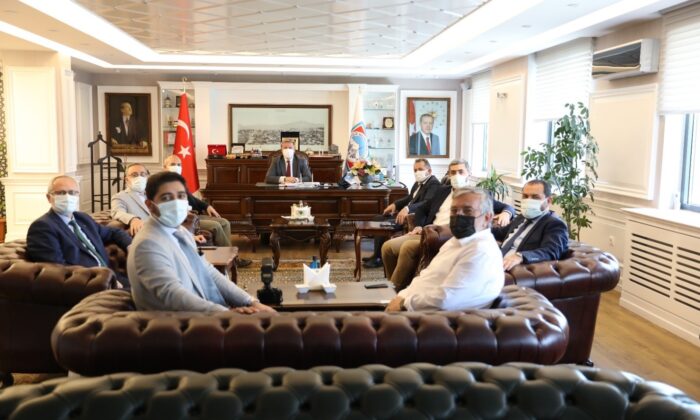 İlim Yayma Vakfı Mütevelli Heyeti Üyeleri Başkan Palancıoğlu’nu ziyaret etti