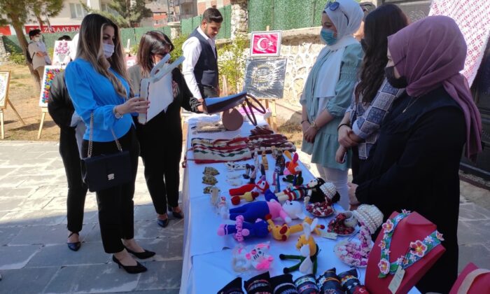 İlk defa yapılan Hayat Boyu Öğrenme kursları ilk ürünlerini sergiledi