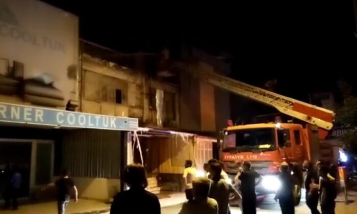 İnegöl’de mobilya sanayi bölgesinde korkutan yangın