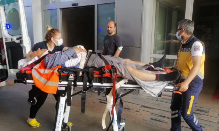 İnşaattan düşen demir ustası yaralandı