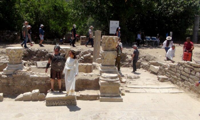 İş Bankası’ndan Stratonikeia kazılarına destek