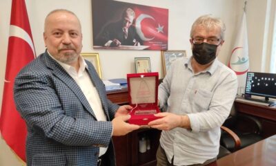 İşadamı Buyurman’a plaket