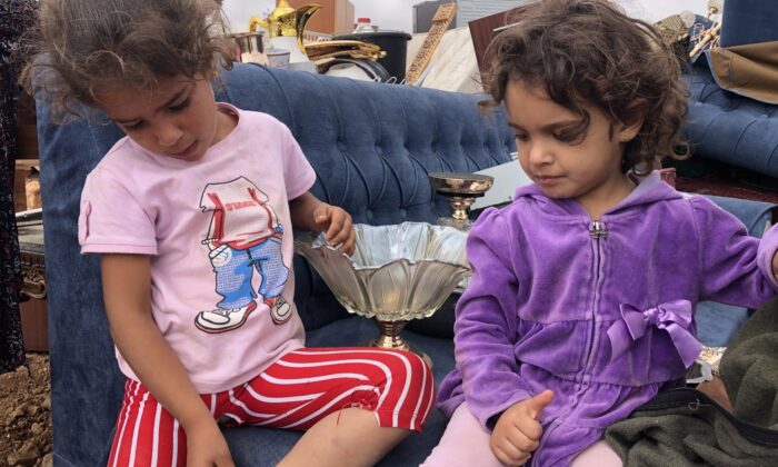 İsrail güçleri evlerini yıktı, 30 kişilik aile evsiz kaldı