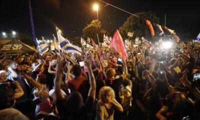 İsrail’de binlerce kişi Netanyahu’nun gidişini kutladı