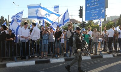 İsrail’de fanatik Yahudilerden bayrak yürüyüşü