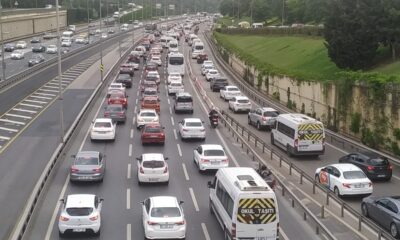 İstanbul’da kısıtlama sonrası ilk iş gününde trafik yoğunluğu