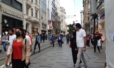 İstiklal Caddesi’nde kısıtlamasız ilk Cumartesi yoğunluğu