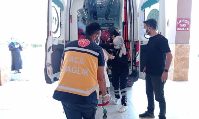 İstinat duvarına çarpan araçtaki 2 kişi öldü 2 kişi ağır yaralandı