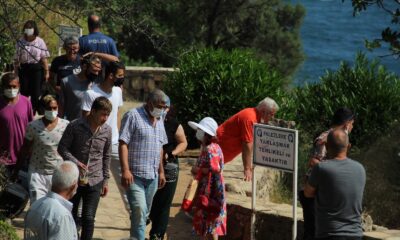 İtfaiye ceset çıkarma derdinde vatandaşlar ise izleme