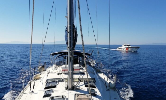 İzmir açıklarında düzensiz göçmen yoğunluğu