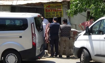 İzmir’de şüpheli ölüm: Yaşadığı evde ölü bulundu