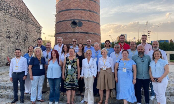 İzmirli gazeteciler yeni başkanını seçti