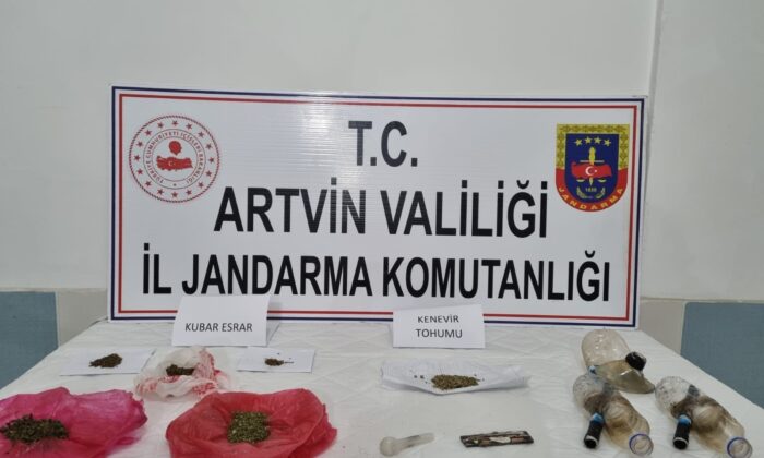 Jandarma Artvin’de kubar esrar yakaladı