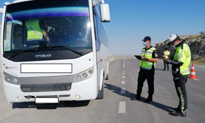 Jandarmadan personel servislerine sıkı denetim