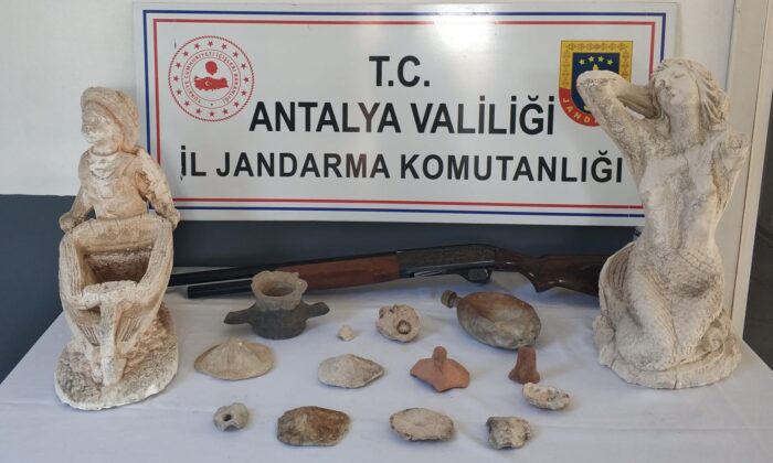 Jandarmadan tarihi eser baskını