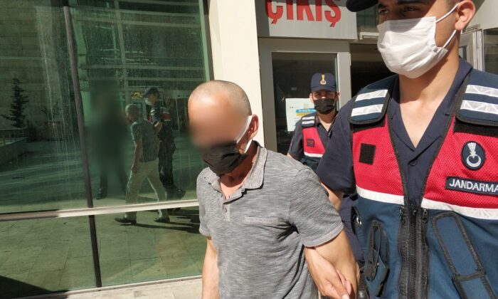 Kablo hırsızlığı şüphelisi sigara izmaritinden yakalandı