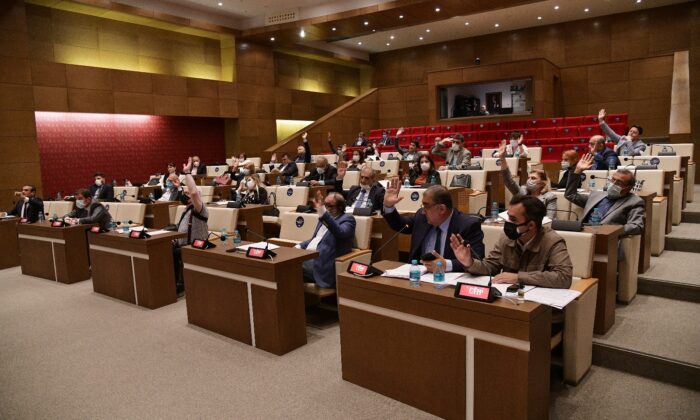 Kadıköy Belediye Meclisi Kalamış Yat Limanı ihalesi için başkana yetki verdi