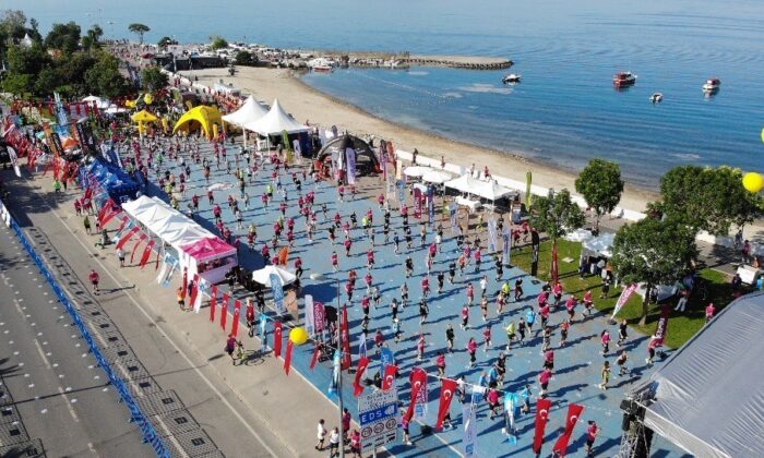 Kadıköy’de Amazfit Cadde 10K Koşusu heyecanı