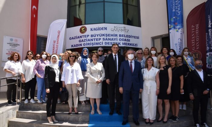 Kadın girişimcilerden model fabrika ve KAGİDEM’e ziyaret