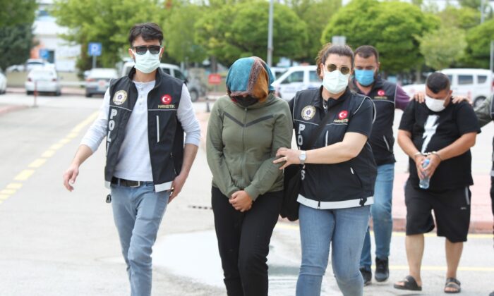 Kadir Şeker’in kurtarmaya çalıştığı Ayşe Dırla’nın kız kardeşi de uyuşturucudan tutuklandı