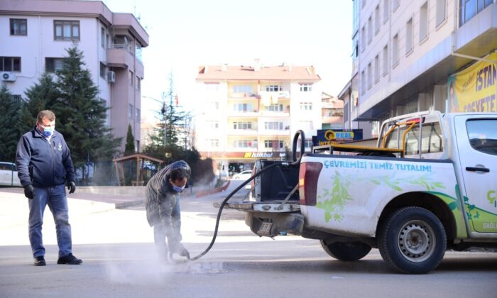 Kahramankazan’da haşere ve kötü kokuyla mücadele sürüyor