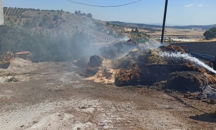 Kahramanmaraş’ta ekin balyası ve anız yangını