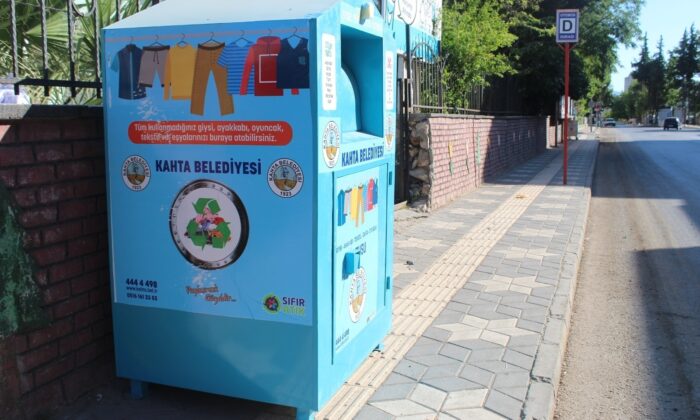 Kahta’da kullanılmış giysiler ekonomiye kazandırılıyor