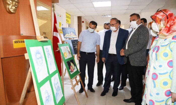 Kahta’da yıl sonu sergisi düzenlendi