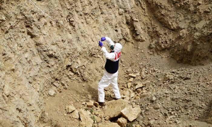 “Kamu görevlisiyiz” deyip rahatça kaçak kazı yapmak için camiden anons yaptırdılar