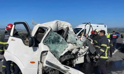 Kamyonet tıra arkadan çarptı: 1 ölü 1 yaralı