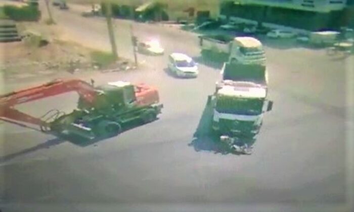 Kamyonun elektrikli bisiklet sürücüsünü ezdiği anlar ortaya çıktı