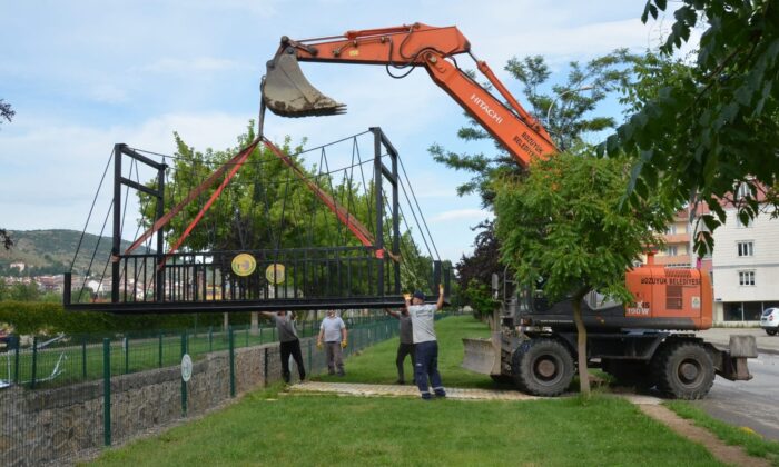 Kanal üzerindeki yaya köprüleri revize ediliyor