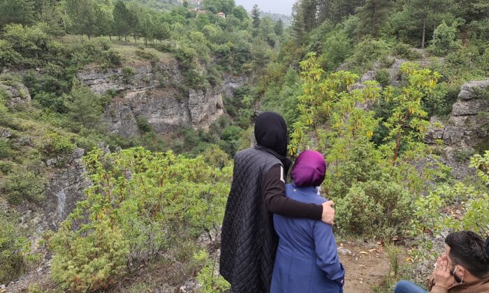 Kanyondan düştüğü tahmin edilen işçi için ekipler seferber oldu