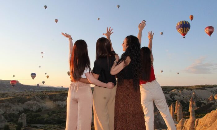 Kapadokya’da gökyüzünde görsel şölen