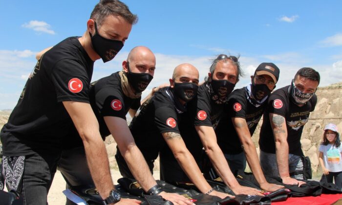 Kapadokya’da motosikletçiler yemin töreni düzenledi