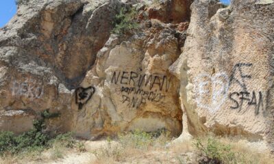 Kapadokya’da peribacaları çirkin yazılardan temizlenecek