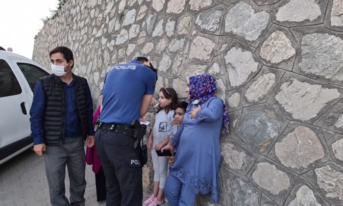 Karabük’te 3 araçlı kazada 2’si çocuk 4 kişi yaralandı