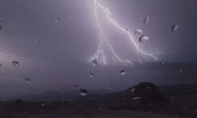 Karabük’te şimşekler geceyi aydınlattı