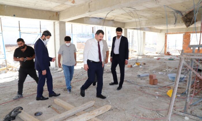 Karaköprü’de yüzme havuzu çalışmaları sürüyor