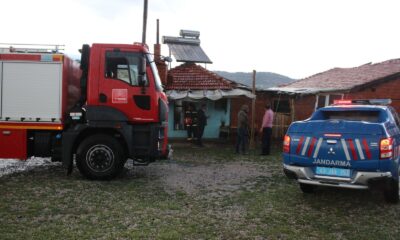 Karaköy’ü sel ve yıldırım vurdu