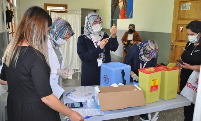 Karaman’da yerinde aşı uygulamaları devam ediyor