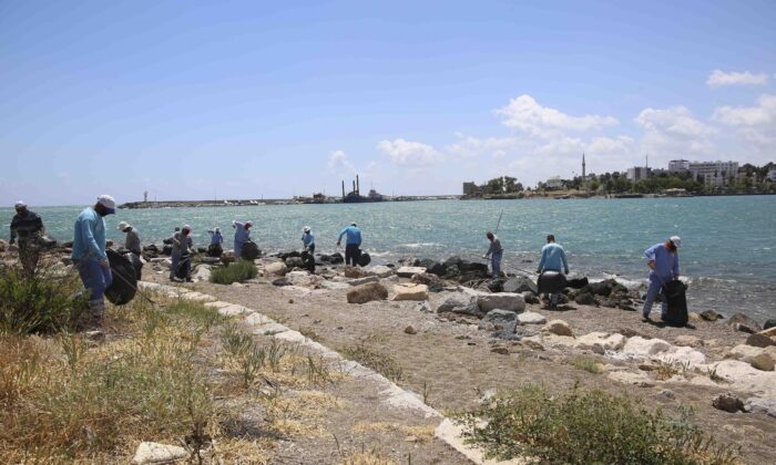 Karataş ve Yumurtalık’ta sahiller temizlendi