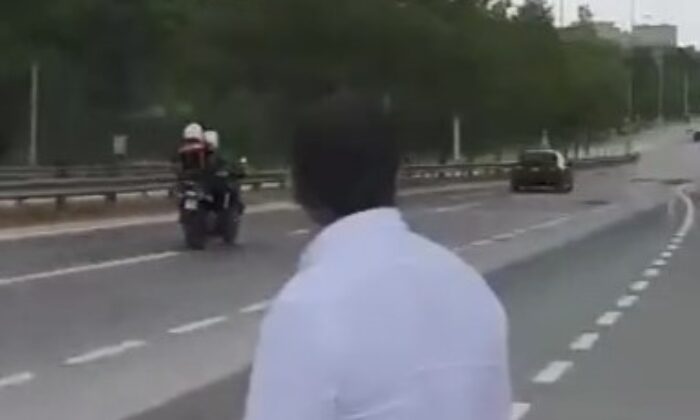 Karısını denetim noktasında bırakıp kaçtı, film gibi kovalamacayla yakalandı