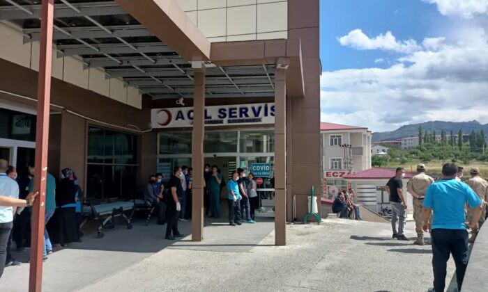 Kars’ta askeri araç kaza yaptı: 2 ölü, 2’si asker 3 yaralı