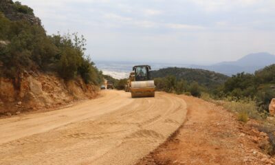 Kaş Aklar grup yolunda asfalt çalışması