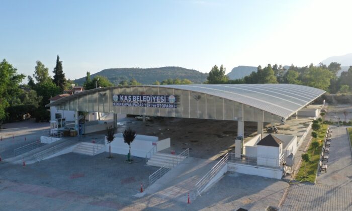 Kaş’a kapalı pazaryeri ve bisiklet yolu açılıyor