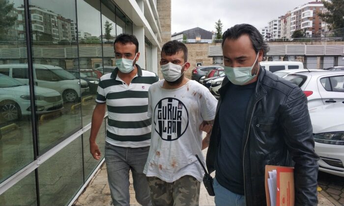 Kavgada tüfekle rastgele ateş açınca kazara 3 kadını yaraladı